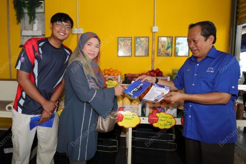 DATUK SERI AHMAD MASLAN
