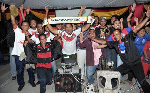 JB02_14072014_PENYOKONG