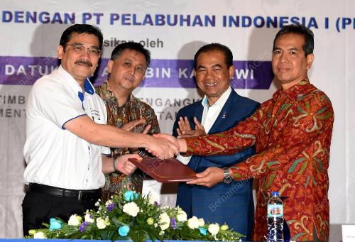 JB02_15022018_JOHOR_PORT_MOU_PERSERO_BN201802128829