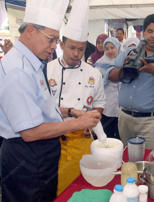 MUSTAPA MOHAMED