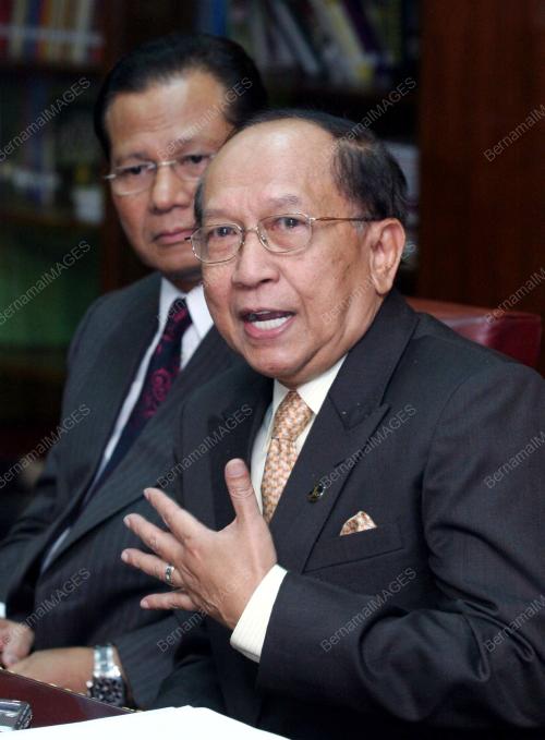 DR RAIS YATIM