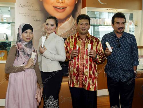 SITI NURHALIZA