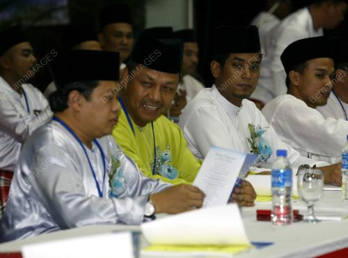 KHAIRY JAMALUDDIN