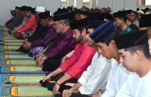 JB02_15062018_SOLAT_AIDILFITRI