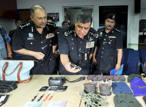 JB02_15112013_KHALID_JOHOR