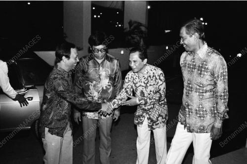 MAKAN MALAM