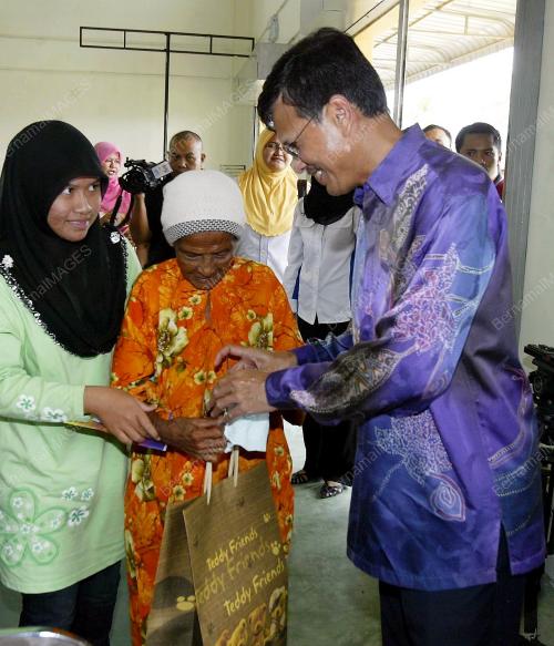 JB02_16012011_BANTUAN_MISKIN