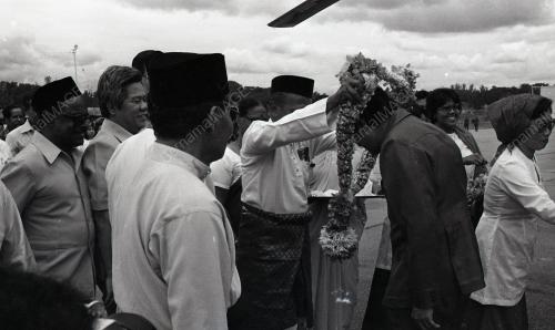 DR. MAHATHIR MOHAMAD