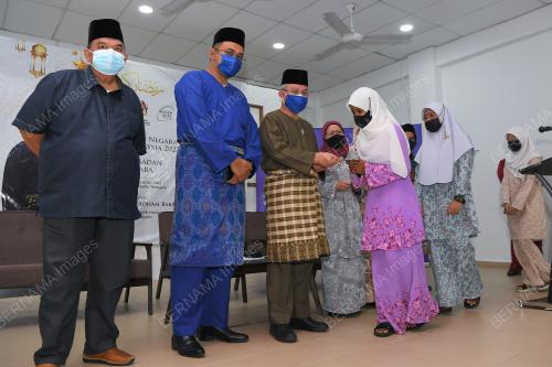 DATUK SERI DR ADHAM BABA 