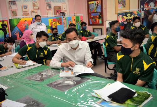 DATUK ONN HAFIZ GHAZI