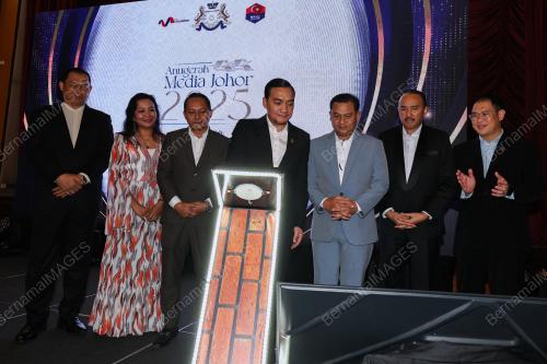 DATUK ONN HAFIZ GHAZI 