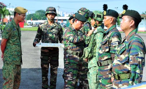 JB02_16112012_EKSESAIS_BERSAT
