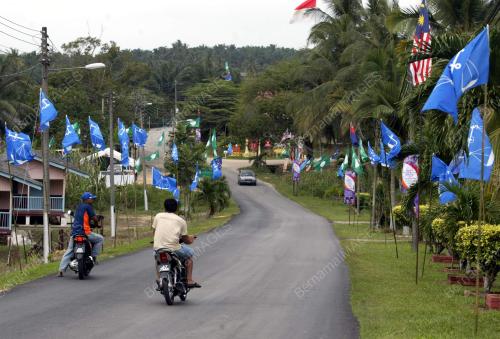 JB02_17012011_PERANG_BENDERA