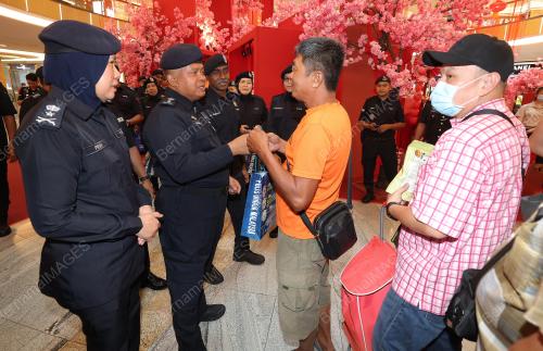 DATUK KAMARUL ZAMAN MAMAT