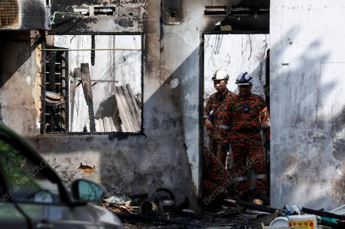 TIGA SEKELUARGA MAUT DALAM KEBAKARAN