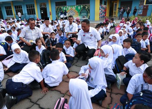 AZNAN TAMIN