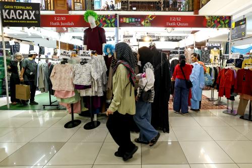 WARGA SINGAPURA KELENGKAPAN RAYA