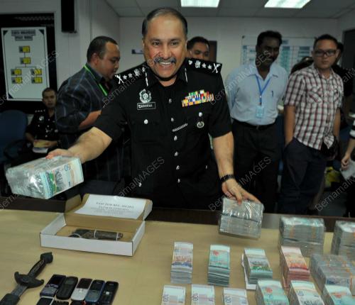 JB02_17042012_POLIS