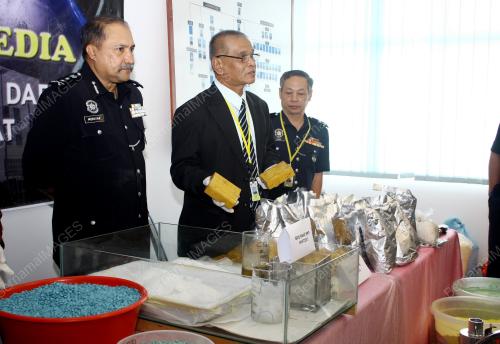 JB02_17072013_POLIS_DADAH