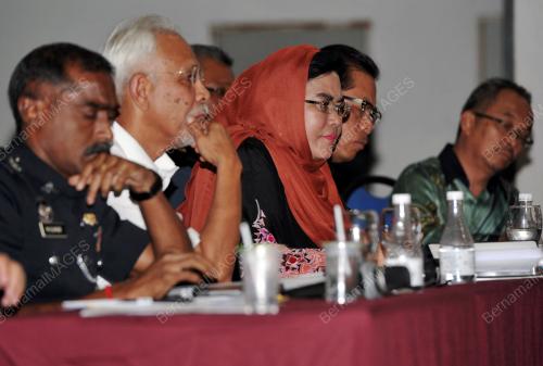 JB02_17092017_HALIMAH_DIALOG