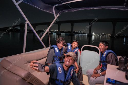 KAPAL PERSIARAN SINARAN CRUISES