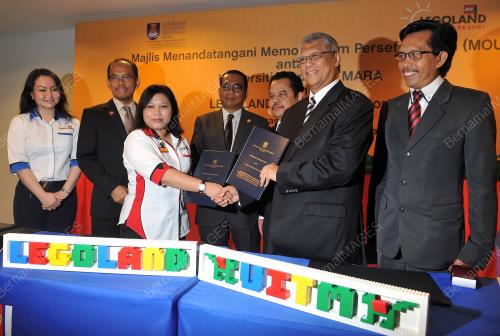 JB02_18042016_UiTM_n_LEGOLAND