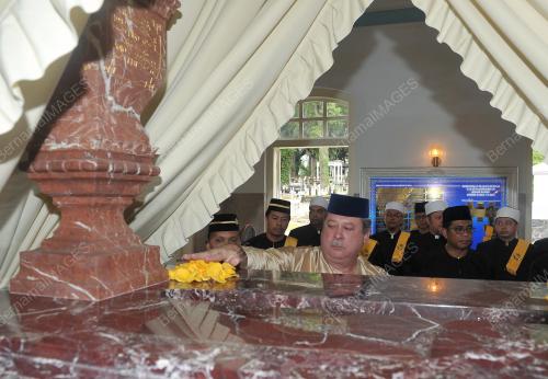 JB02_18112015_MAKAM_DIRAJA