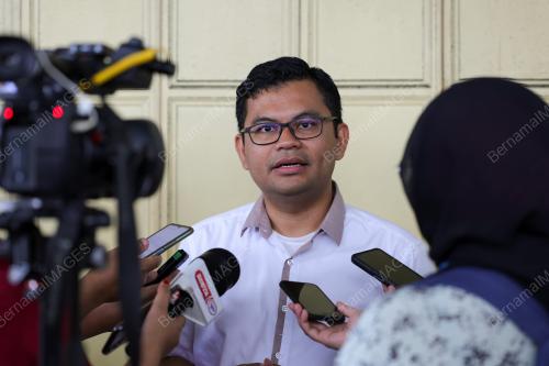 AKMAL NASRULLAH MOHD NASIR