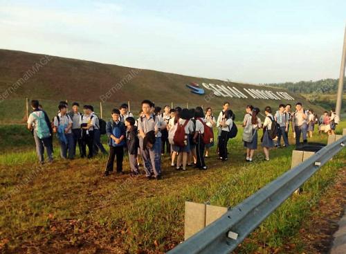 JB02_19022019_BAS_SEKOLAH_TERBAKAR