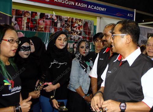 JB02_19042014_KARNIVAL_KERJAYA