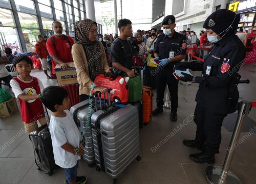 TERMINAL FERI ANTARABANGSA PUTERI HARBOUR