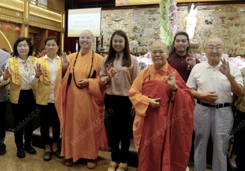 JB02_19052019_WESAK_201905190095