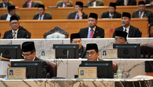 JB02_19112015_SIDANG_DUN