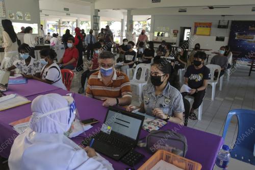 JB02_20092021_SEKOLAH_SUNTIKAN