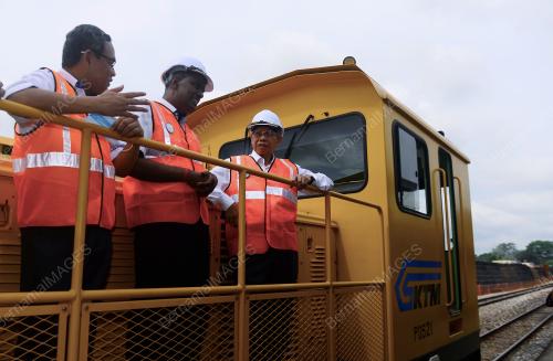DATUK SERI MUSTAPA MOHAMED