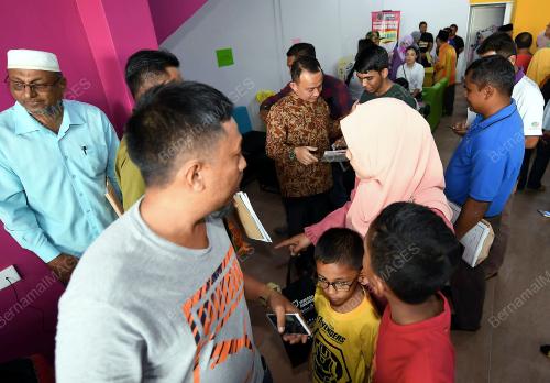 JB02_21072018_DR_MASZLEE-PEJABAT_PARLIMEN_BN201807203641