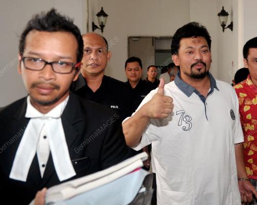 JB02_21092015_PECAH_AMANAH