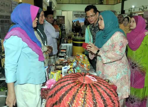 JB02_21112015_HOMESTAY