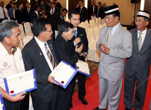 ABDUL GHANI OTHMAN