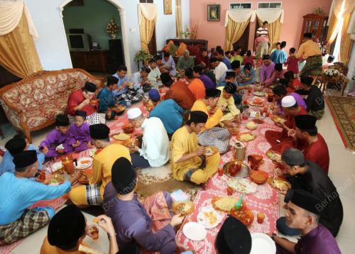 HARI RAYA