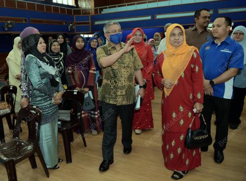 DATUK SERI DR ADHAM BABA