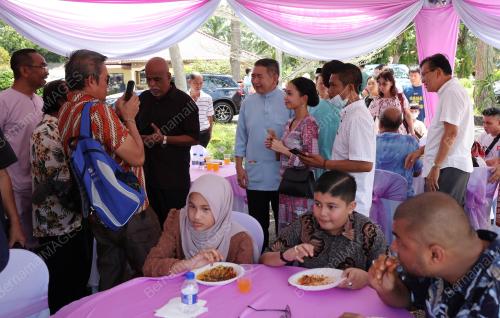 DATUK SERI SALAHUDDIN AYUB