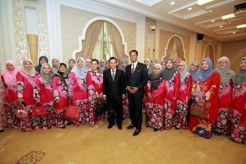 JB02_24052018_MB_BERSAMA_PEGAWAI