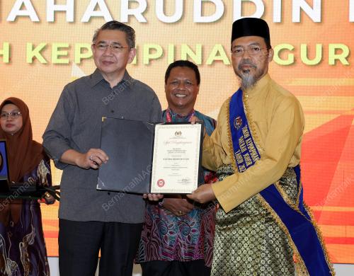 DATUK SERI SALAHUDDIN AYUB