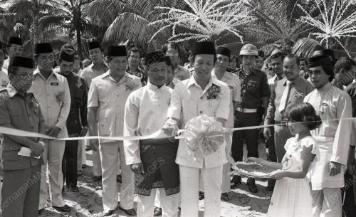 SEKOLAH