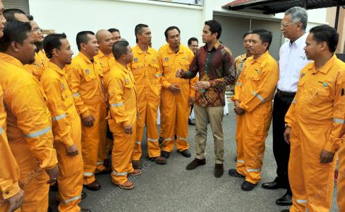 JB02_24102013_KHAIRY_HSE