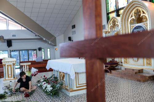 PERSIAPAN GEREJA HARI NATAL