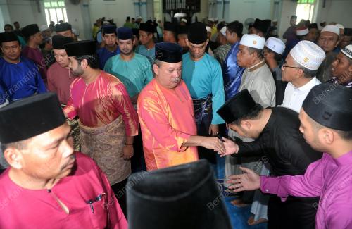 JB02_25062017_SULTAN_IBRAHIM_SOLAT