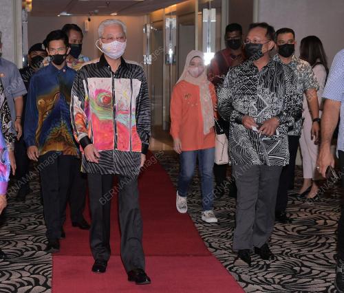DATUK SERI ISMAIL SABRI YAAKOB