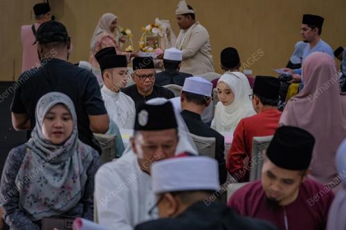 15 PASANGAN NIKAH